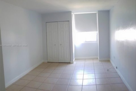 Copropriété à louer à Miami, Floride: 2 chambres, 84.91 m2 № 2076422 - photo 10