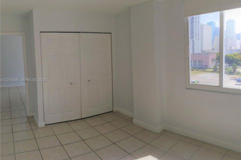 Copropriété à louer à Miami, Floride: 2 chambres, 84.91 m2 № 2076422 - photo 11