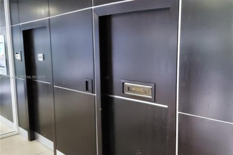 Copropriété à louer à Miami, Floride: 2 chambres, 84.91 m2 № 2076422 - photo 4