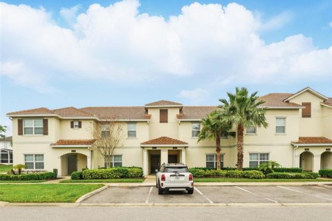 Townhouse in Davenport, Florida 4 bedrooms, 176.7 sq.m. № 1732981 - photo 1