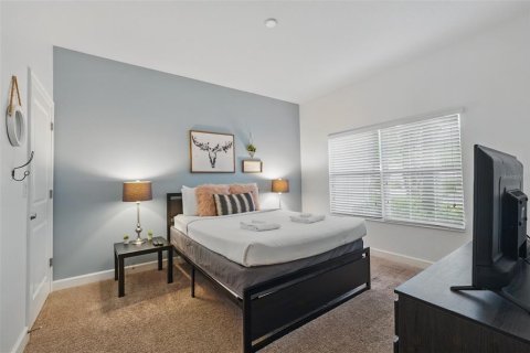 Townhouse in Davenport, Florida 4 bedrooms, 176.7 sq.m. № 1732981 - photo 21