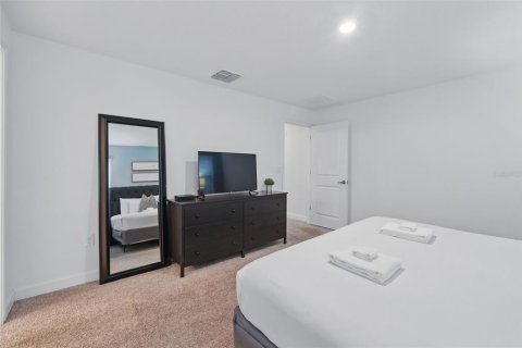 Townhouse in Davenport, Florida 4 bedrooms, 176.7 sq.m. № 1732981 - photo 19