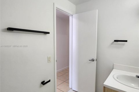 Купить кондоминиум в Майами-Бич, Флорида 1 спальня, 61.87м2, № 2038009 - фото 28