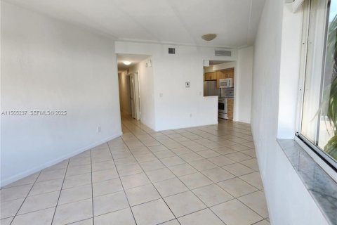 Купить кондоминиум в Майами-Бич, Флорида 1 спальня, 61.87м2, № 2038009 - фото 21