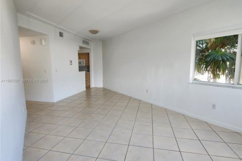 Купить кондоминиум в Майами-Бич, Флорида 1 спальня, 61.87м2, № 2038009 - фото 23