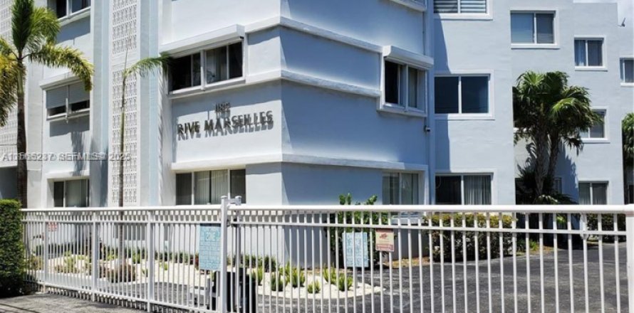 Кондоминиум с 1 спальней в Майами-Бич, Флорида № 2038009