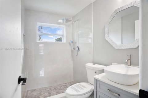 Propiedad comercial en venta en Riviera Beach, Florida, 115.94 m2 № 2007827 - foto 30