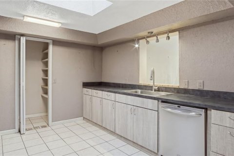 Villa ou maison à vendre à Dunnellon, Floride: 4 chambres, 213.4 m2 № 2427491 - photo 8