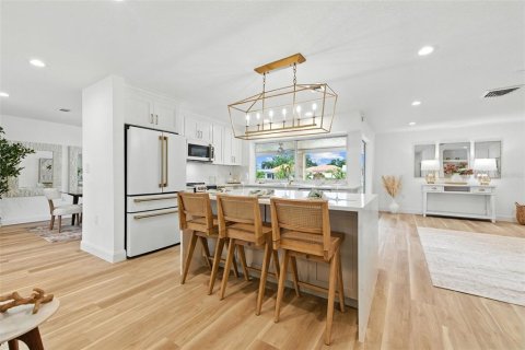 Casa en venta en Saint Petersburg, Florida, 4 dormitorios, 179.3 m2 № 1844506 - foto 14
