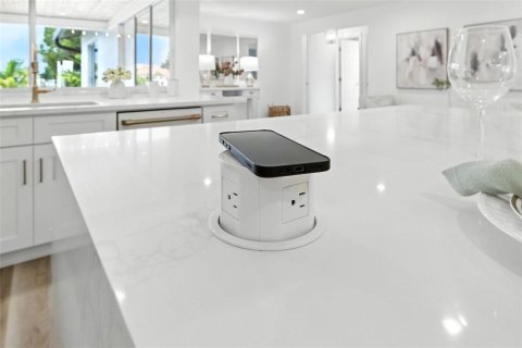 Casa en venta en Saint Petersburg, Florida, 4 dormitorios, 179.3 m2 № 1844506 - foto 13