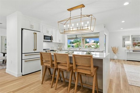 Casa en venta en Saint Petersburg, Florida, 4 dormitorios, 179.3 m2 № 1844506 - foto 12