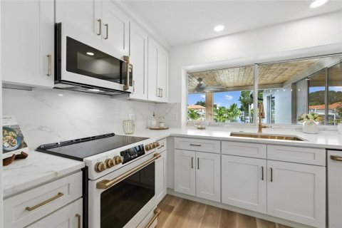 Casa en venta en Saint Petersburg, Florida, 4 dormitorios, 179.3 m2 № 1844506 - foto 17