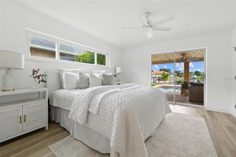 Casa en venta en Saint Petersburg, Florida, 4 dormitorios, 179.3 m2 № 1844506 - foto 23