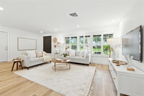 Casa en venta en Saint Petersburg, Florida, 4 dormitorios, 179.3 m2 № 1844506 - foto 4