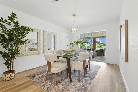 Casa en venta en Saint Petersburg, Florida, 4 dormitorios, 179.3 m2 № 1844506 - foto 22