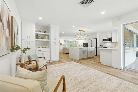 Casa en venta en Saint Petersburg, Florida, 4 dormitorios, 179.3 m2 № 1844506 - foto 30