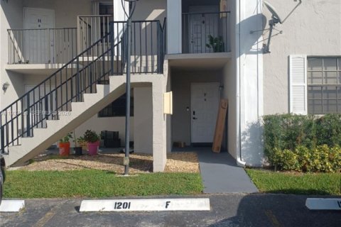 Купить кондоминиум в Хомстед, Флорида 2 спальни, 80.17м2, № 1995075 - фото 2