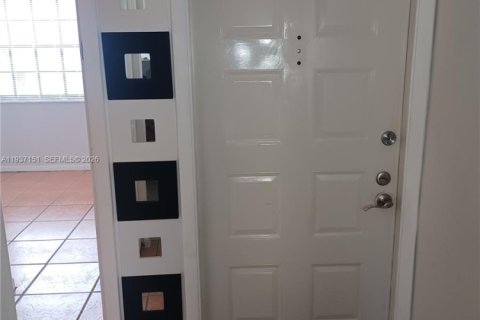 Купить кондоминиум в Хомстед, Флорида 2 спальни, 80.17м2, № 1995075 - фото 3