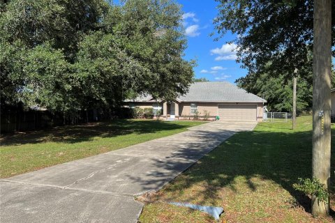 House in Ocala, Florida 3 bedrooms, 146.88 sq.m. № 1760547 - photo 1