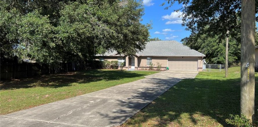 House in Ocala, Florida 3 bedrooms, 146.88 sq.m. № 1760547