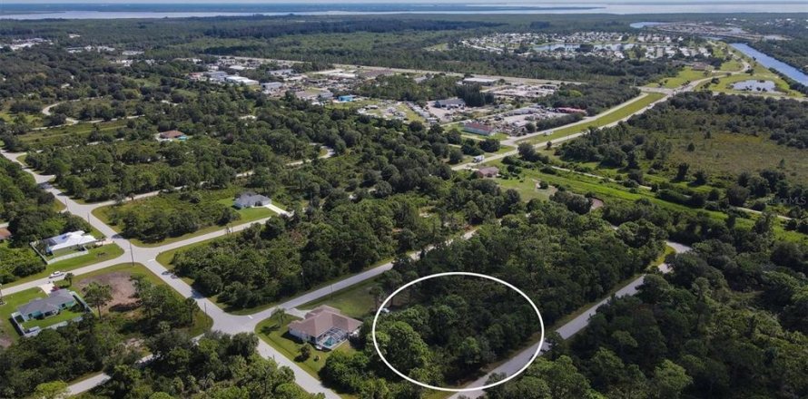 Land in Port Charlotte, Florida № 2165526