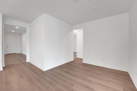 Casa en venta en Dade City, Florida, 4 dormitorios, 196.12 m2 № 2387500 - foto 9