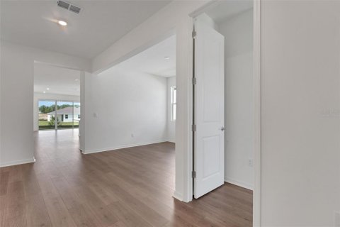 Casa en venta en Dade City, Florida, 4 dormitorios, 196.12 m2 № 2387500 - foto 2