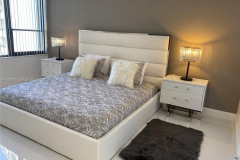 Condominio en alquiler en Hollywood, Florida, 2 dormitorios, 101.26 m2 № 1961222 - foto 15