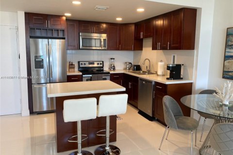 Condominio en alquiler en Hollywood, Florida, 2 dormitorios, 101.26 m2 № 1961222 - foto 5
