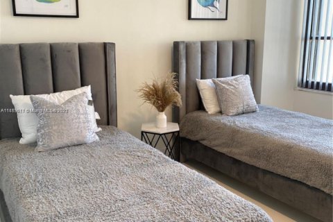 Condominio en alquiler en Hollywood, Florida, 2 dormitorios, 101.26 m2 № 1961222 - foto 19