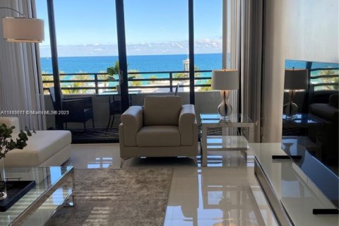 Condominio en alquiler en Hollywood, Florida, 2 dormitorios, 101.26 m2 № 1961222 - foto 25