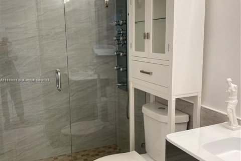 Condominio en alquiler en Hollywood, Florida, 2 dormitorios, 101.26 m2 № 1961222 - foto 20