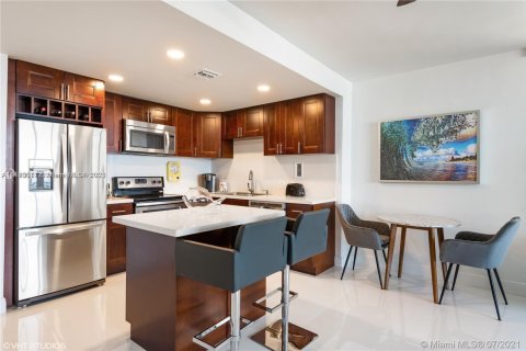 Condominio en alquiler en Hollywood, Florida, 2 dormitorios, 101.26 m2 № 1961222 - foto 4