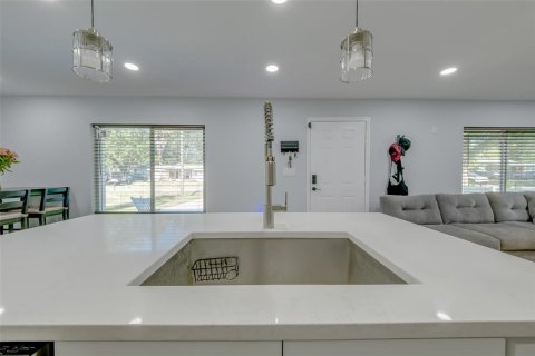 Villa ou maison à vendre à Clearwater, Floride: 3 chambres, 123.56 m2 № 2329069 - photo 4