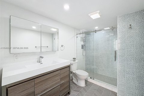 Condo in Sunny Isles Beach, Florida, 2 bedrooms № 2186156 - photo 29