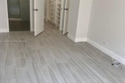 Condo in Sunny Isles Beach, Florida, 2 bedrooms № 2186156 - photo 27