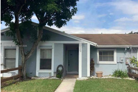 Townhouse in Sunrise, Florida 2 bedrooms, 88.63 sq.m. № 2023692