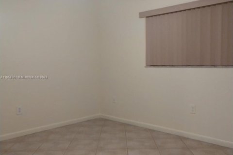 Condo in Miami, Florida, 2 bedrooms  № 1867830 - photo 6