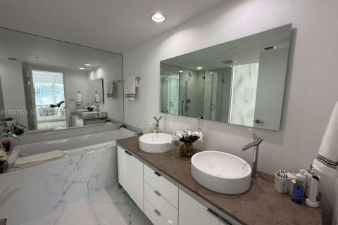 Снять в аренду кондоминиум в Майами, Флорида 2 спальни, 116.59м2, № 1988141 - фото 12