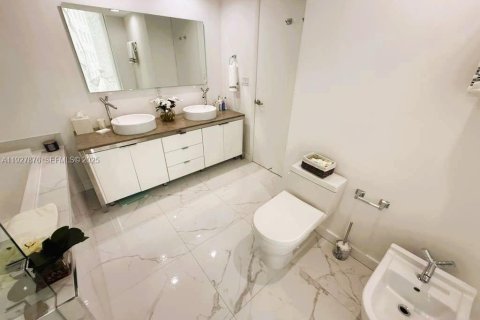 Снять в аренду кондоминиум в Майами, Флорида 2 спальни, 116.59м2, № 1988141 - фото 10