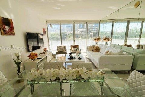 Снять в аренду кондоминиум в Майами, Флорида 2 спальни, 116.59м2, № 1988141 - фото 15