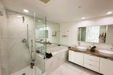 Снять в аренду кондоминиум в Майами, Флорида 2 спальни, 116.59м2, № 1988141 - фото 11