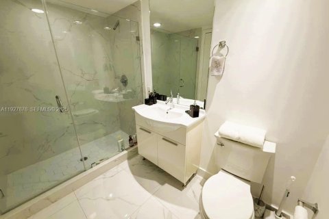 Снять в аренду кондоминиум в Майами, Флорида 2 спальни, 116.59м2, № 1988141 - фото 17