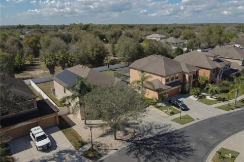 House in Dover, Florida 5 bedrooms, 322.56 sq.m. № 1813241 - photo 12