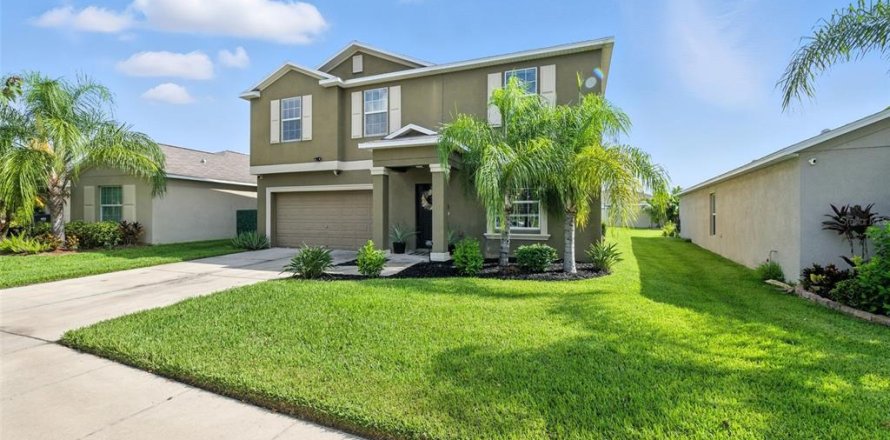 House in Wimauma, Florida 4 bedrooms, 246.47 sq.m. № 1865955