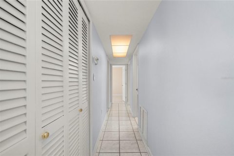 House in Port Charlotte, Florida 3 bedrooms, 151.24 sq.m. № 2393562 - photo 22