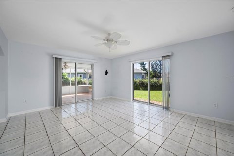 House in Port Charlotte, Florida 3 bedrooms, 151.24 sq.m. № 2393562 - photo 28