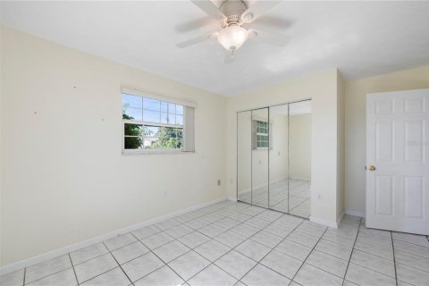 House in Port Charlotte, Florida 3 bedrooms, 151.24 sq.m. № 2393562 - photo 18