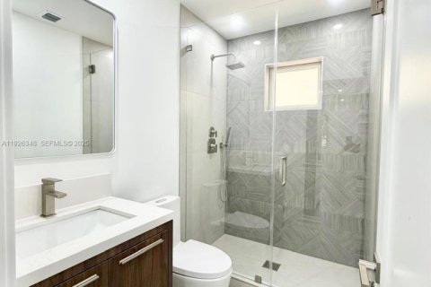 Снять в аренду виллу или дом в Майами, Флорида 2 спальни, 91.97м2, № 1986318 - фото 11