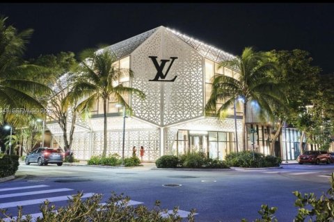 Снять в аренду виллу или дом в Майами, Флорида 2 спальни, 91.97м2, № 1986318 - фото 24